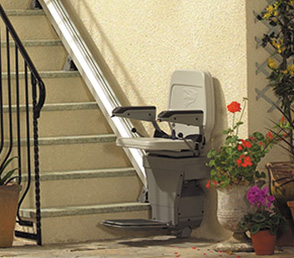 Monte-escalier extérieur