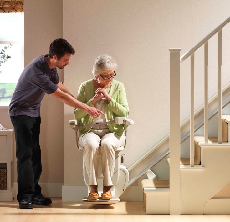 Achetez un monte-escalier équipé de fonctionnalités qui répondent à vos besoins