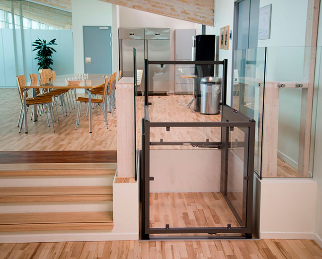 Stannah easy plateaulift voor rolstoel